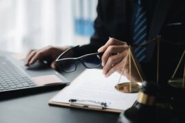 A Importância do Advogado de Imigração na Revisão do Processo EB-2 NIW para Autoaplicantes